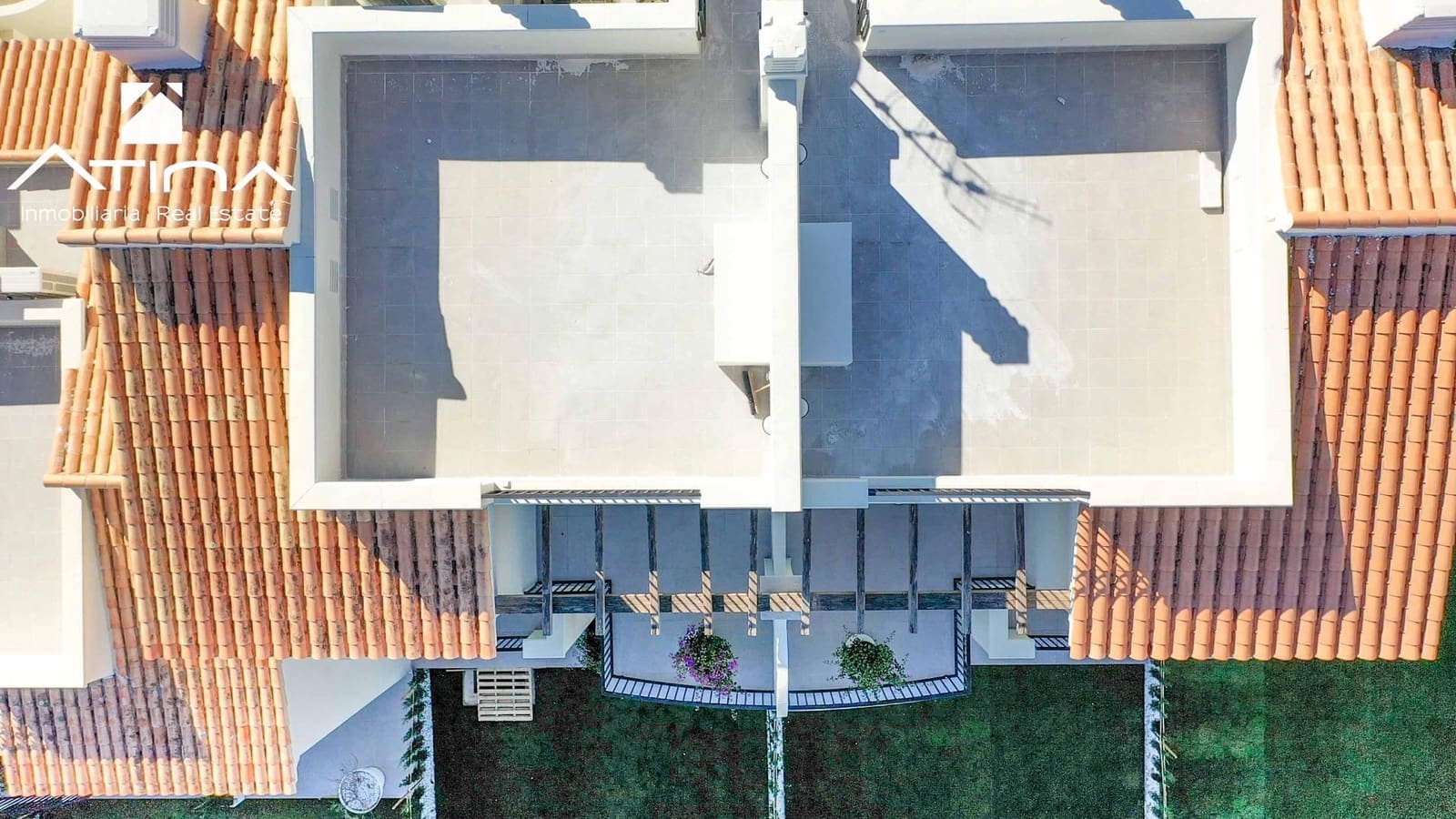 2 soveværelse Rækkehus til salg i Denia med swimmingpool garage - € 359.000 (Ref: 8822415)