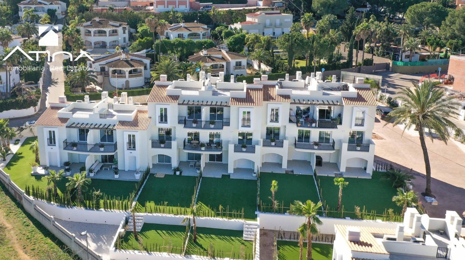 2 soveværelse Rækkehus til salg i Denia med swimmingpool garage - € 359.000 (Ref: 8822415)