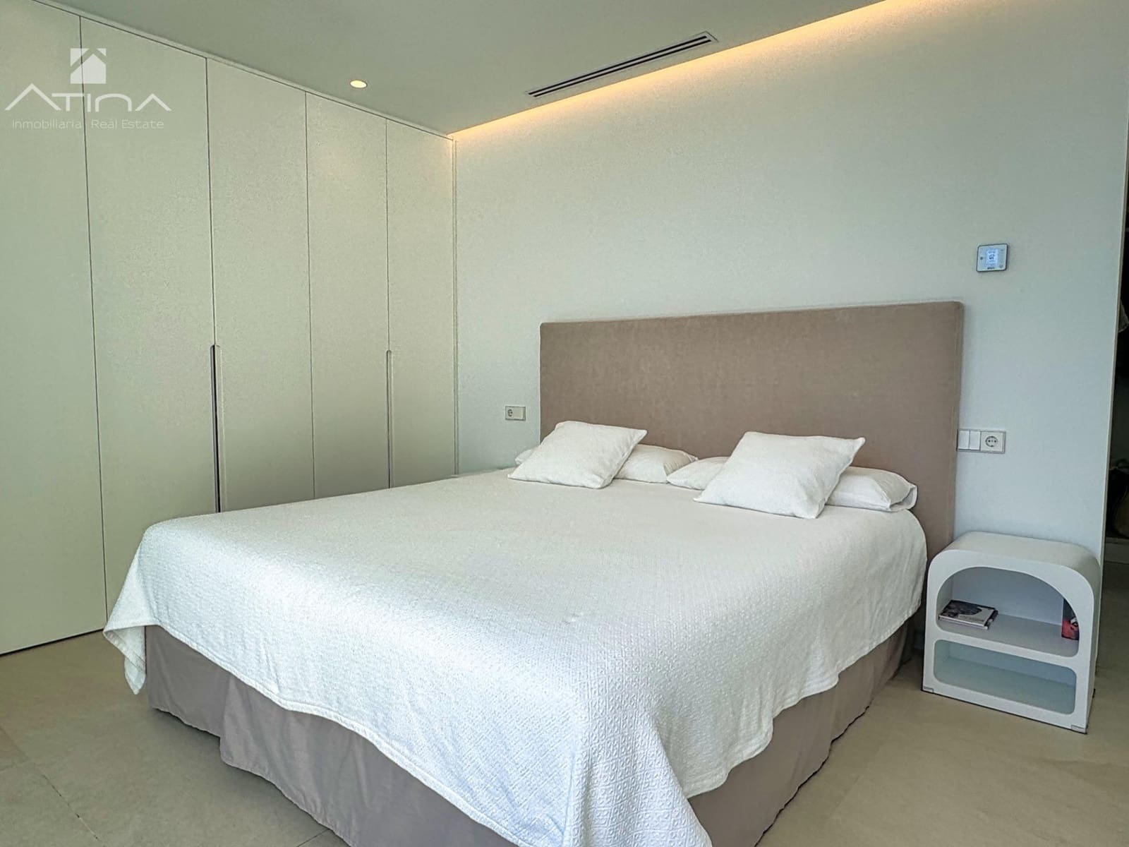 5 soveværelse Villa til salg i Arenal med swimmingpool garage - € 2.500.000 (Ref: 9078120)