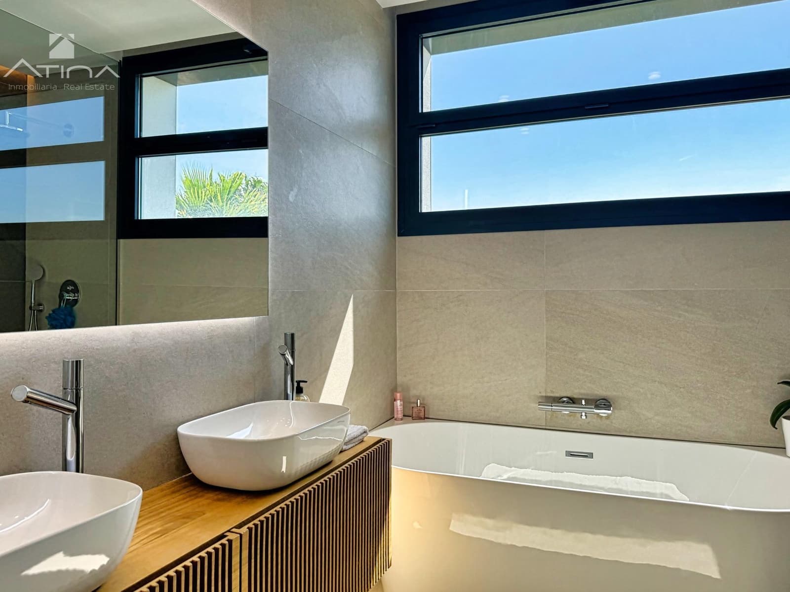 5 soveværelse Villa til salg i Arenal med swimmingpool garage - € 2.500.000 (Ref: 9078120)