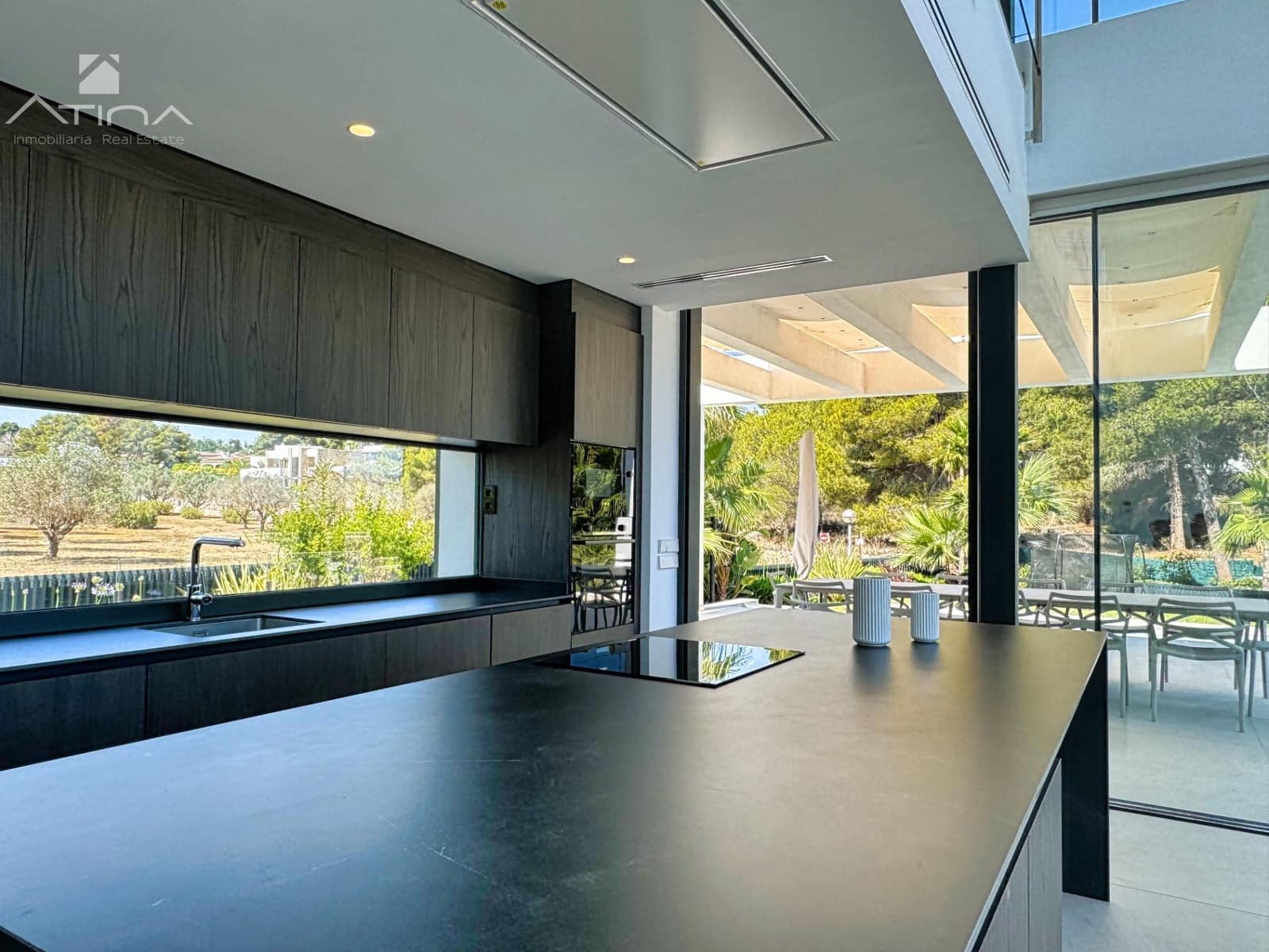 5 soveværelse Villa til salg i Arenal med swimmingpool garage - € 2.500.000 (Ref: 9078120)