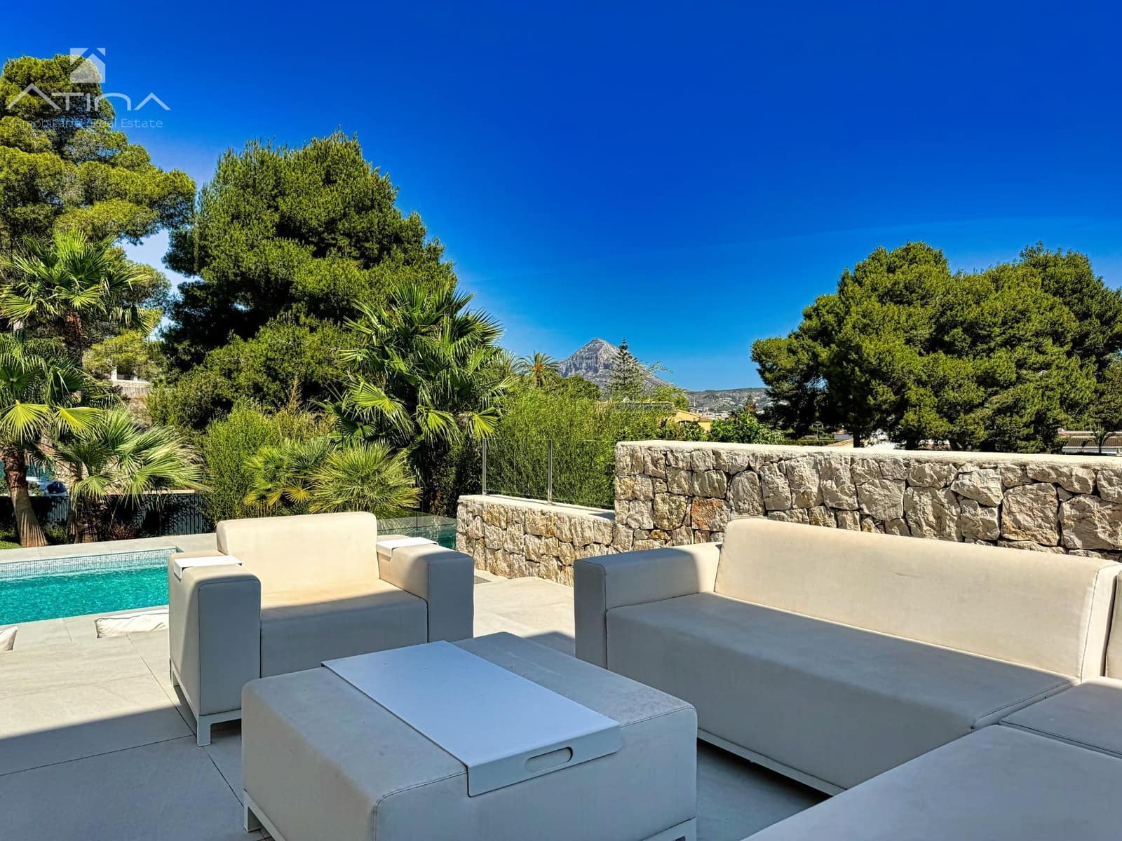 5 makuuhuone Huvila myytävänä paikassa Arenal mukana uima-altaan 
autotalli - 2 500 000 € (Ref: 9078120)