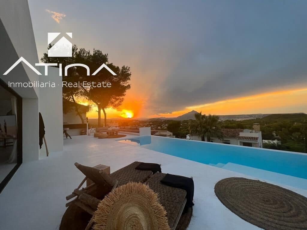 4 soveværelse Villa til salg i Javea / Xabia med swimmingpool garage - € 1.295.000 (Ref: 9100895)