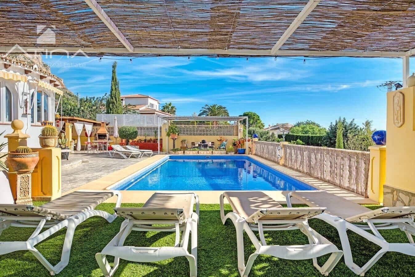 3 makuuhuone Huvila myytävänä paikassa Javea / Xabia mukana uima-altaan 
autotalli - 750 000 € (Ref: 9110486)