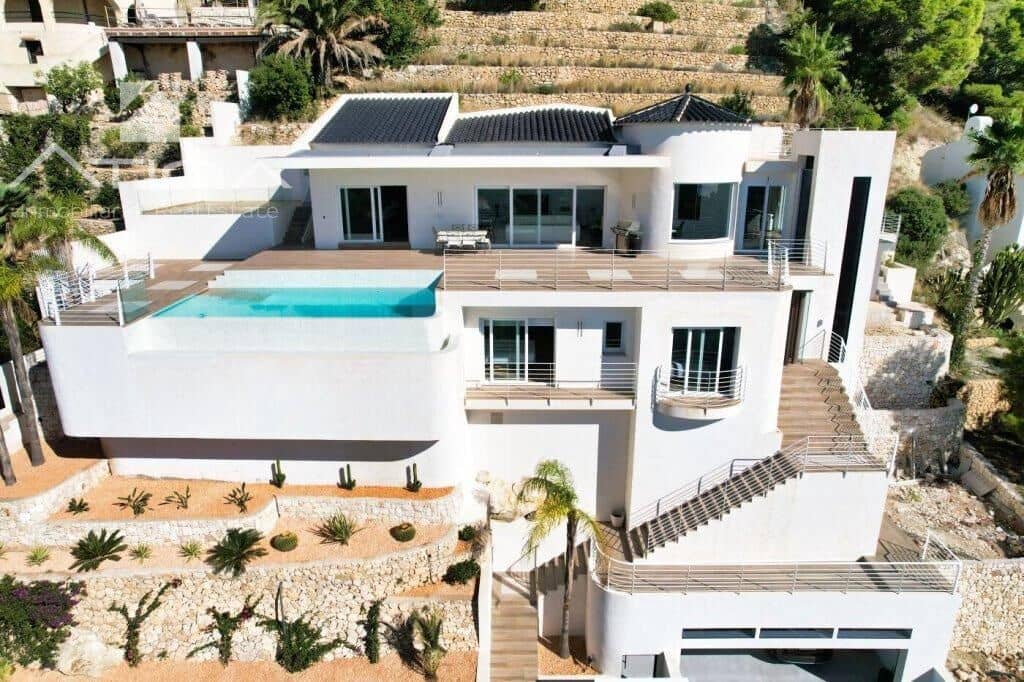 3 sypialnia Willa na sprzedaż w Altea z basenem garażem - 1 750 000 € (Ref: 9110487)