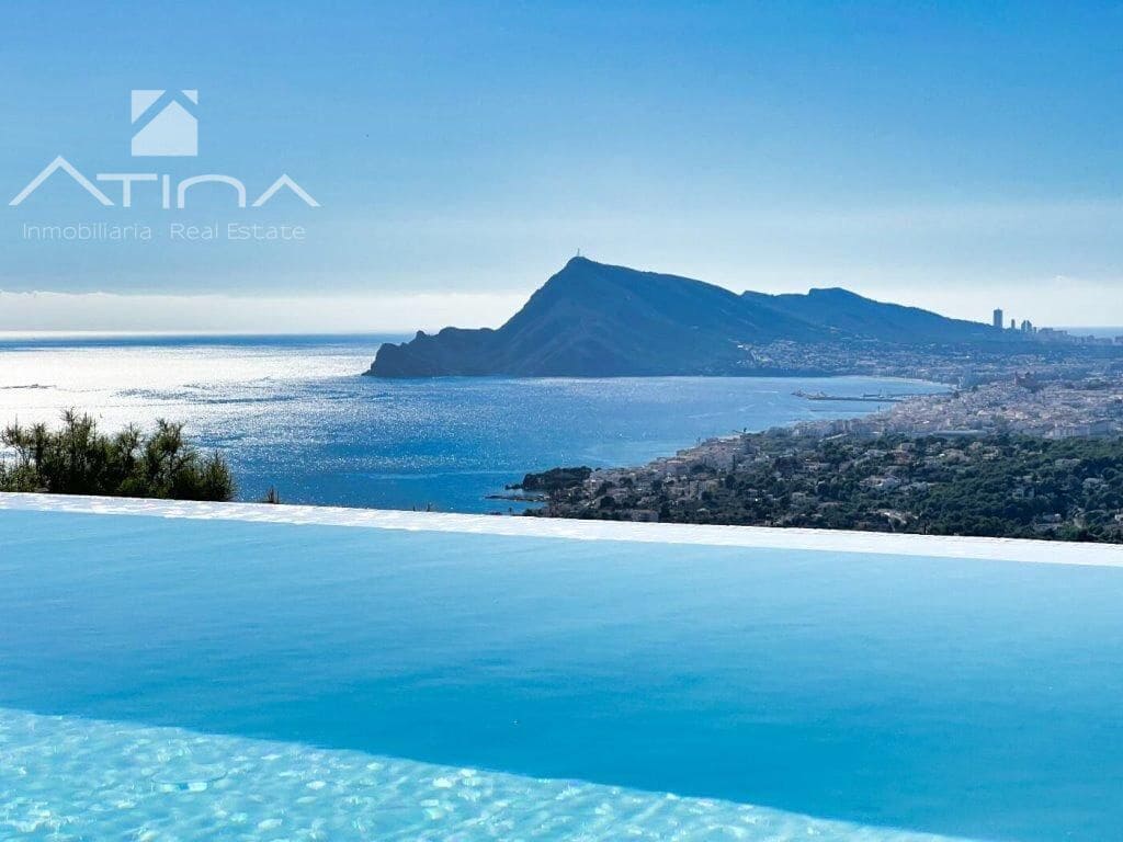 3 sypialnia Willa na sprzedaż w Altea z basenem garażem - 1 750 000 € (Ref: 9110487)