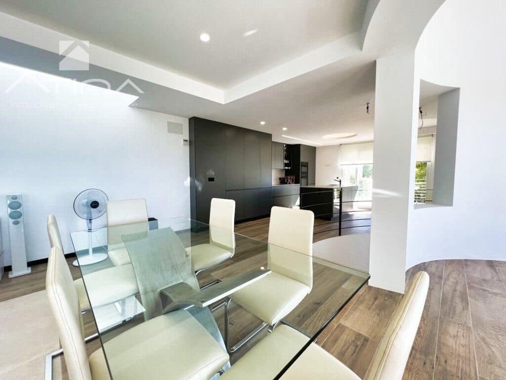 3 sypialnia Willa na sprzedaż w Altea z basenem garażem - 1 750 000 € (Ref: 9110487)