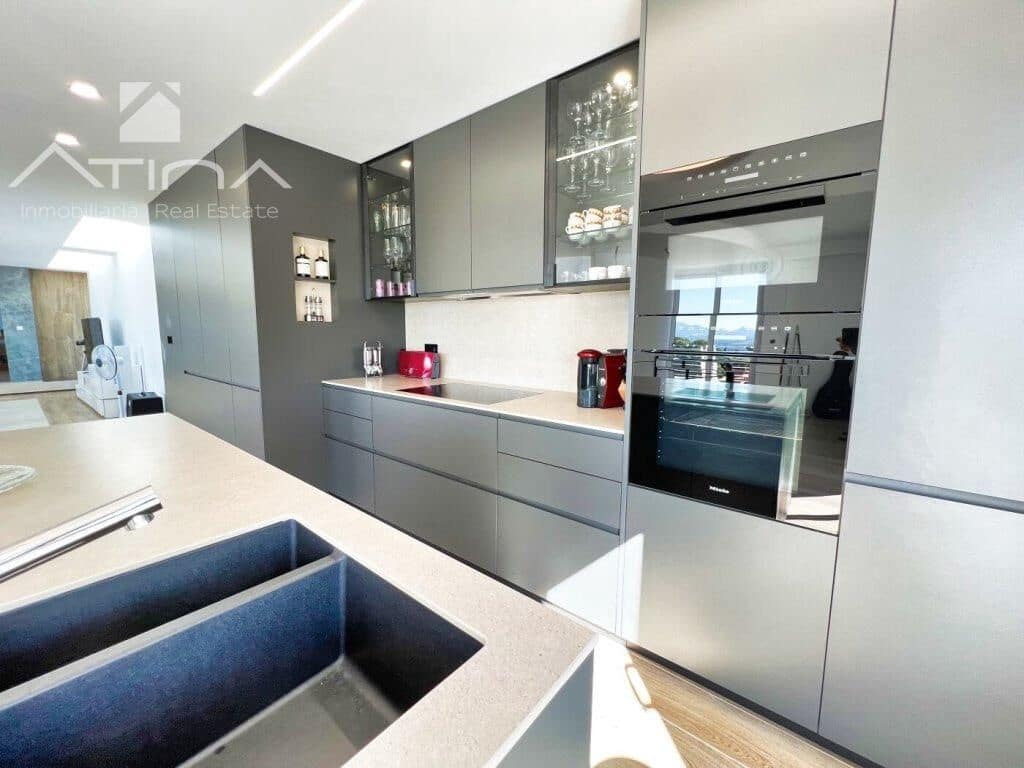 3 sypialnia Willa na sprzedaż w Altea z basenem garażem - 1 750 000 € (Ref: 9110487)