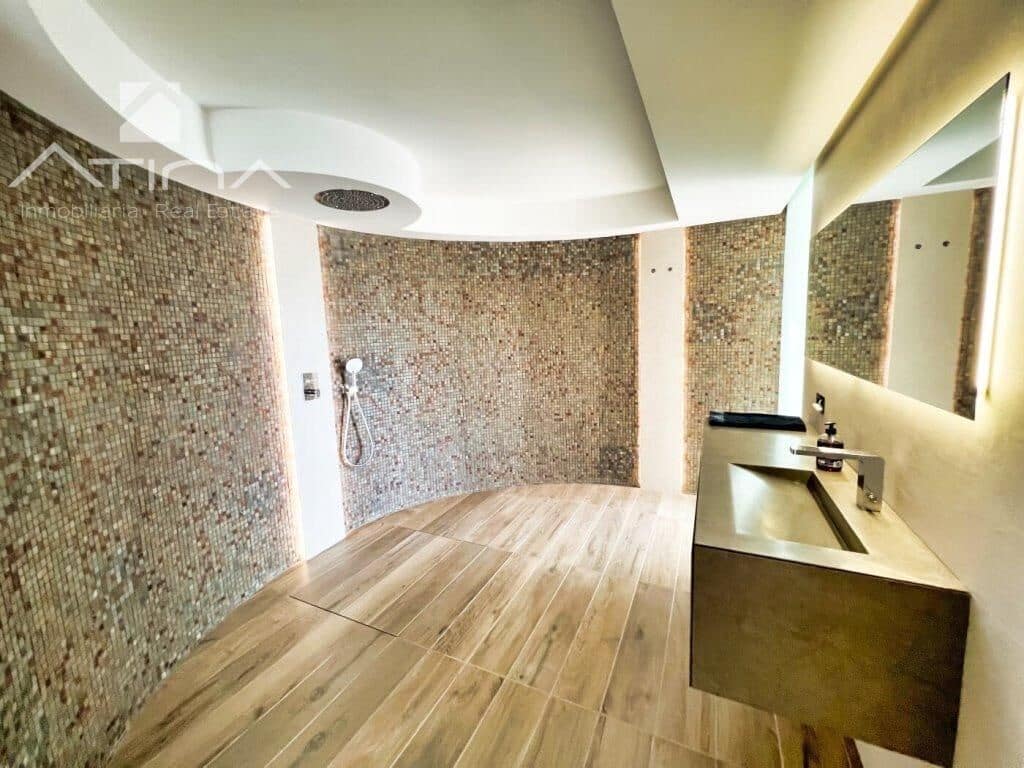 3 sypialnia Willa na sprzedaż w Altea z basenem garażem - 1 750 000 € (Ref: 9110487)