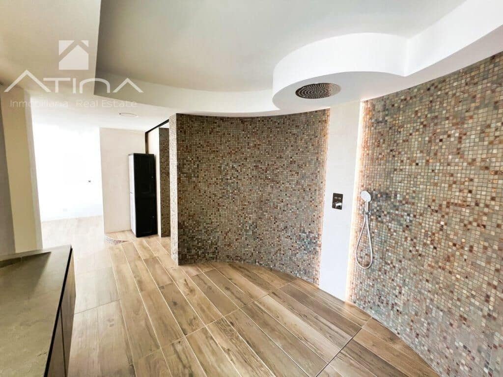 3 sypialnia Willa na sprzedaż w Altea z basenem garażem - 1 750 000 € (Ref: 9110487)