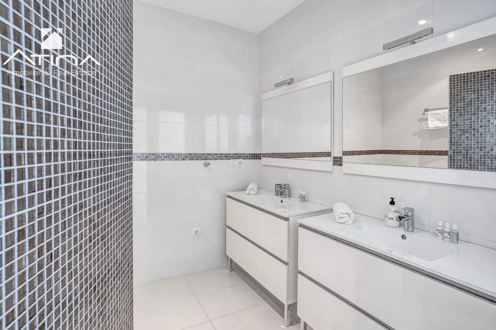 5 bedroom Villa for sale in Javea / Xabia with pool garage - € 2,995,000 (Ref: 9112520)