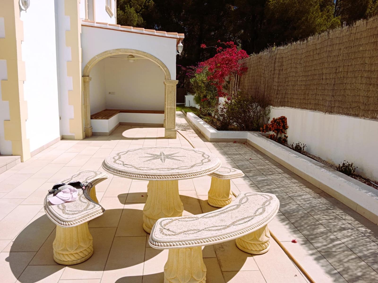 4 soveværelse Villa til salg i Los Cerezos med swimmingpool garage - € 1.050.000 (Ref: 9112523)