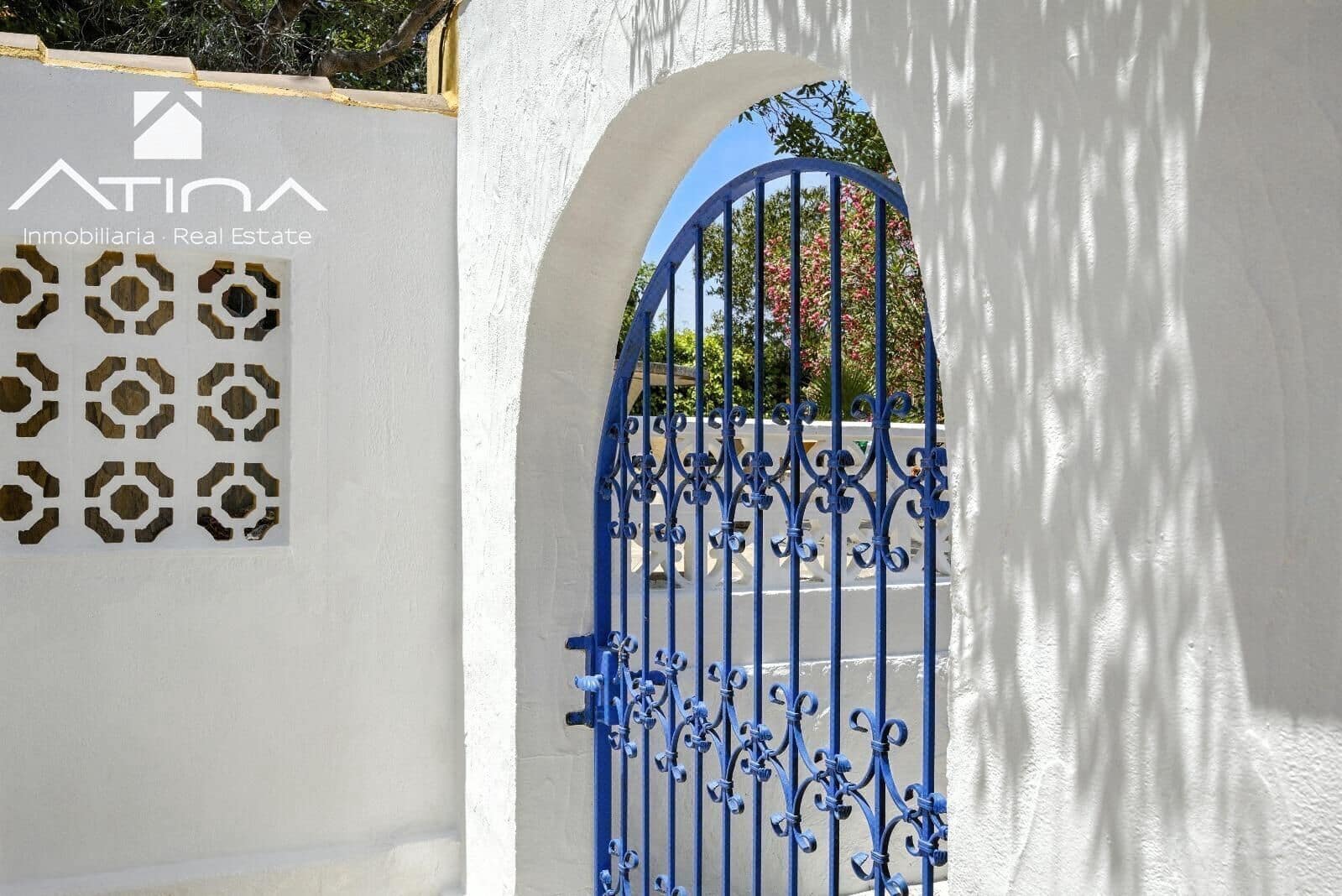 5 soveværelse Villa til salg i Adsubia med swimmingpool garage - € 1.095.000 (Ref: 9232797)