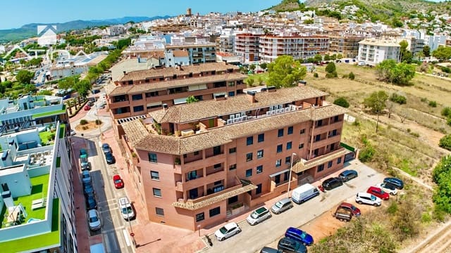 3 makuuhuone Kattohuoneisto myytävänä paikassa Centro ciudad, Javea / Xàbia mukana uima-altaan 
autotalli - 595 000 € (Ref: 9330849)
