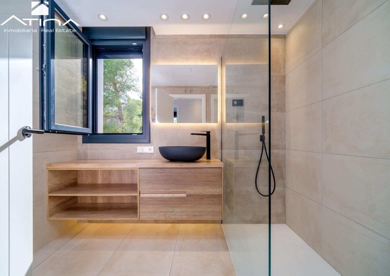 5 makuuhuone Huvila myytävänä paikassa Denia mukana uima-altaan 
autotalli - 1 595 000 € (Ref: 9403290)