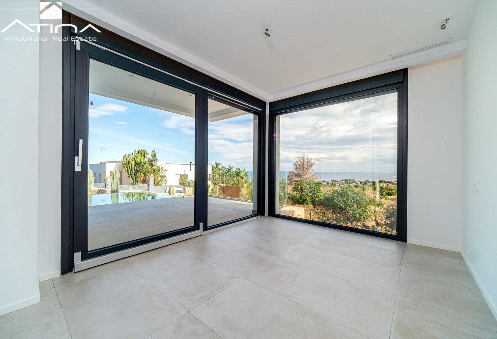 Chalet de 5 habitaciones en Dénia en venta con piscina garaje - 1.595.000 € (Ref: 9403290)