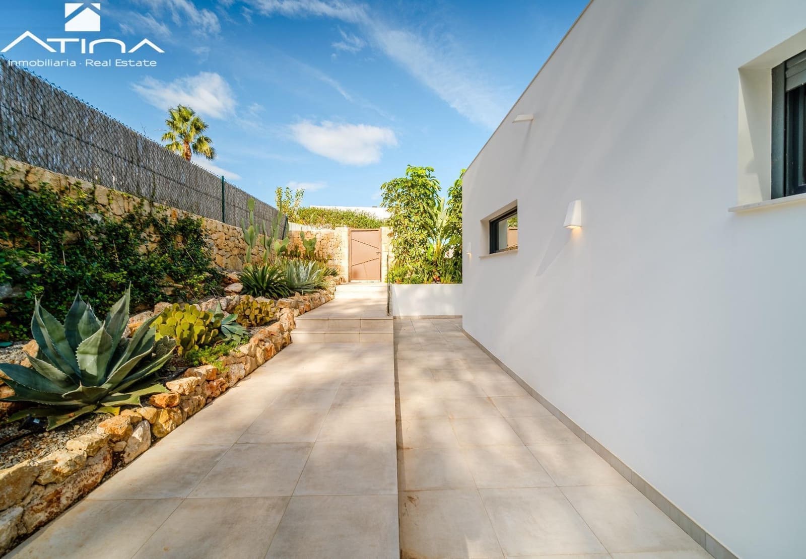 Chalet de 5 habitaciones en Dénia en venta con piscina garaje - 1.595.000 € (Ref: 9403290)