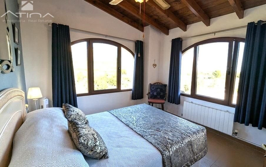 3 Zimmer Villa zu verkaufen in Gata de Gorgos mit Pool Garage - 749.000 € (Ref: 9449059)