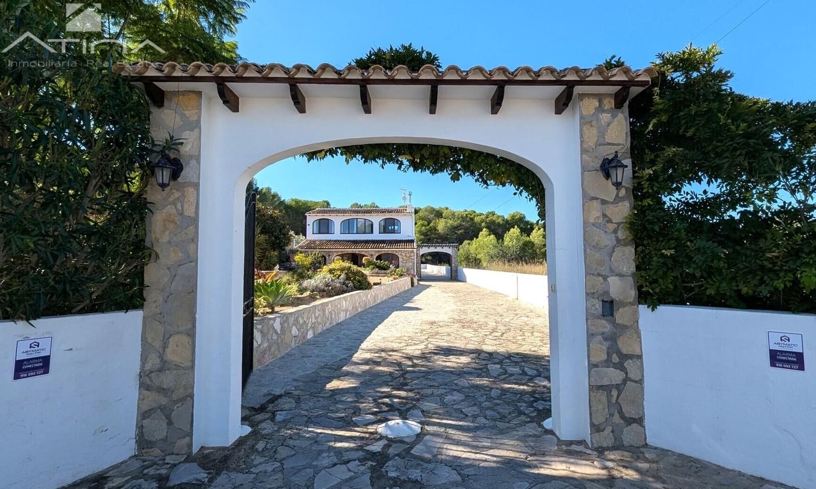 3 Zimmer Villa zu verkaufen in Gata de Gorgos mit Pool Garage - 749.000 € (Ref: 9449059)