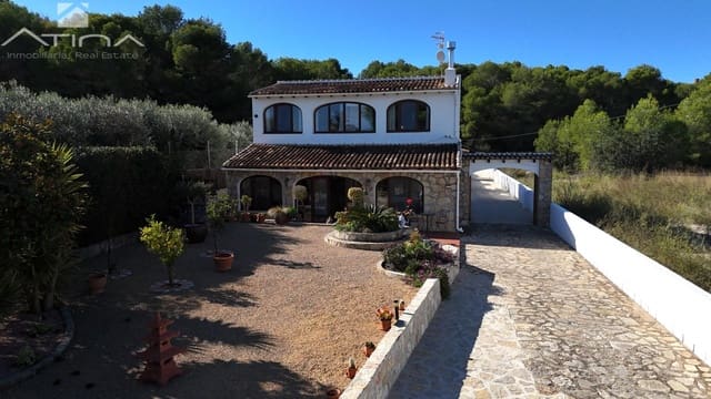 3 Zimmer Villa zu verkaufen in Gata de Gorgos mit Pool Garage - 749.000 € (Ref: 9449059)