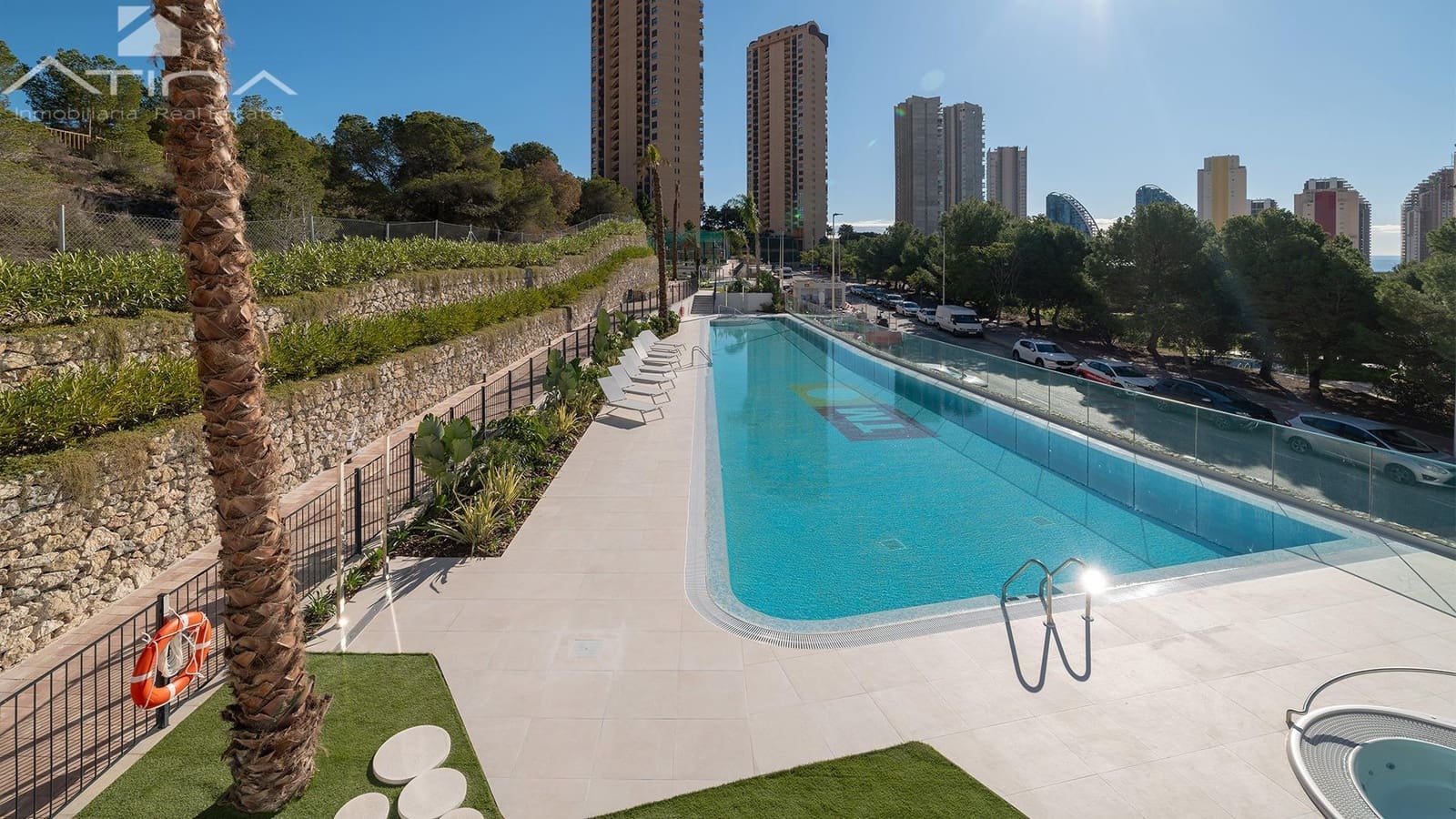 2 bedroom Apartment for sale in Benidorm with pool - € 507,000 (Ref: 9862044)