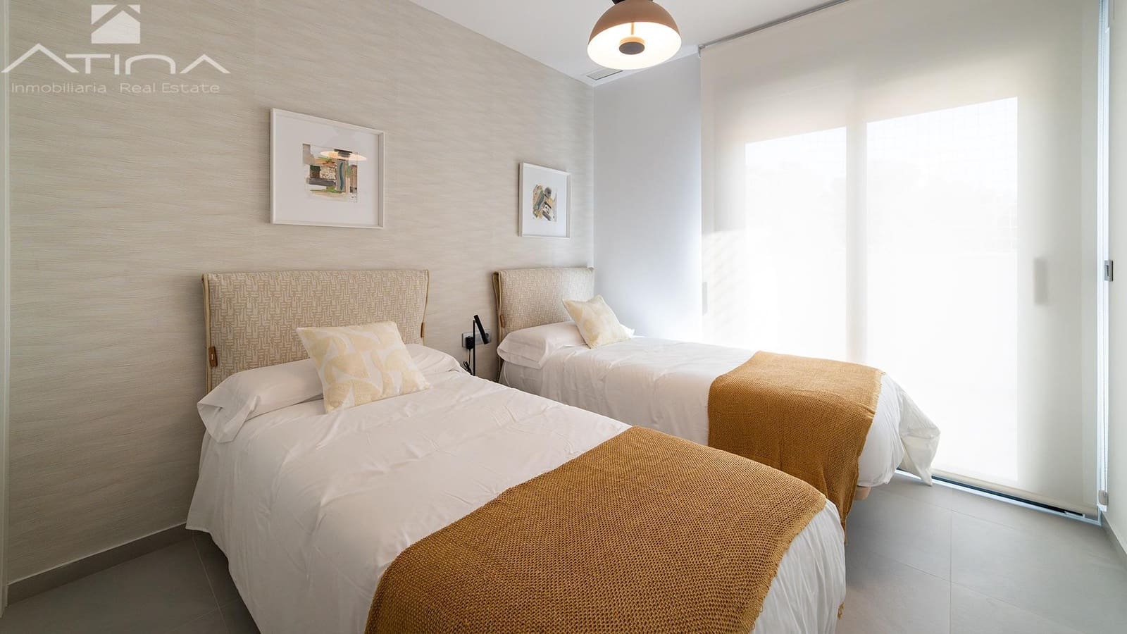 3 bedroom Apartment for sale in Benidorm with pool - € 641,000 (Ref: 9862045)