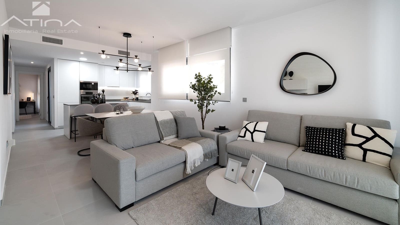 3 bedroom Apartment for sale in Benidorm with pool - € 641,000 (Ref: 9862045)