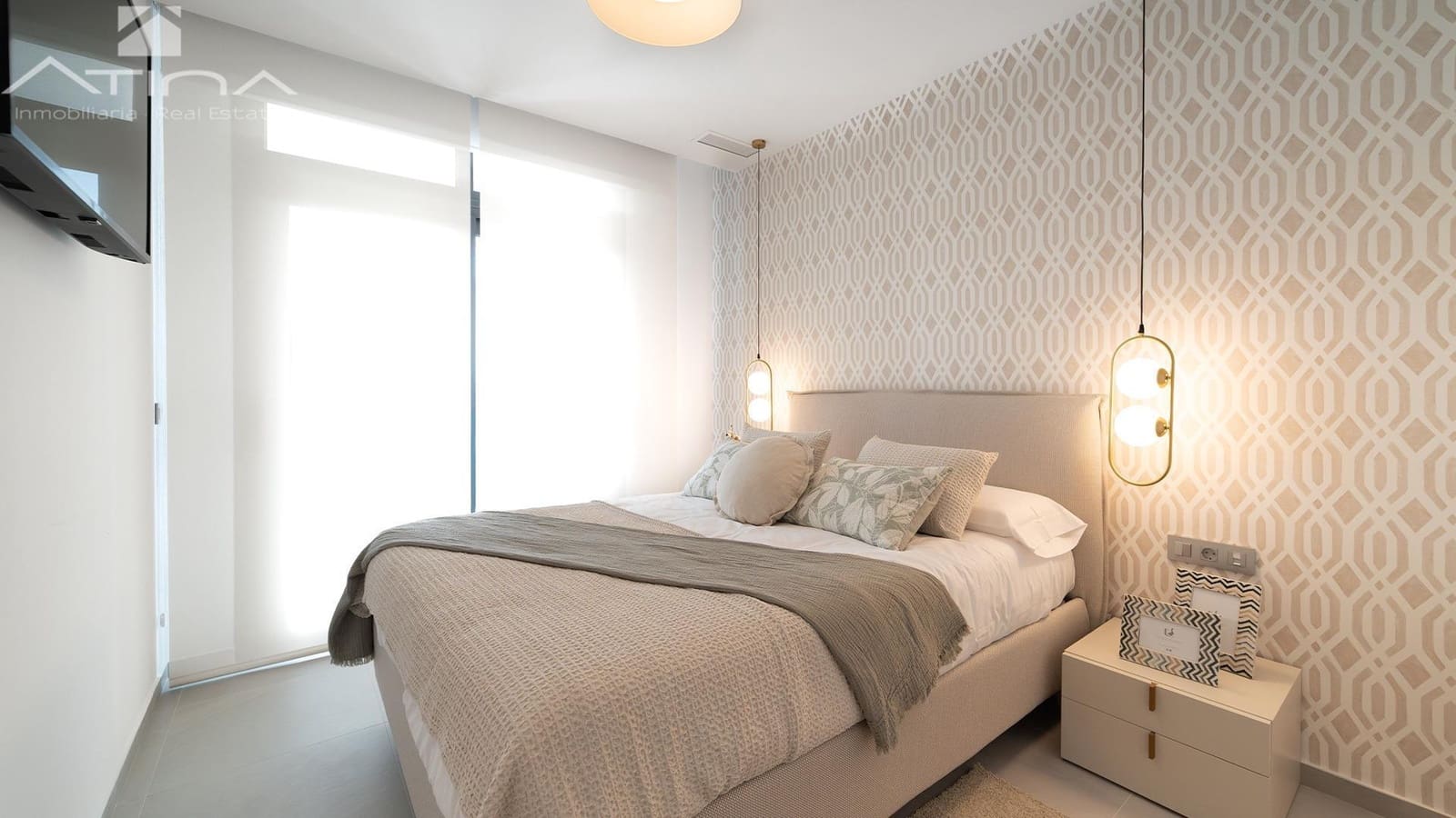 3 bedroom Apartment for sale in Benidorm with pool - € 641,000 (Ref: 9862045)