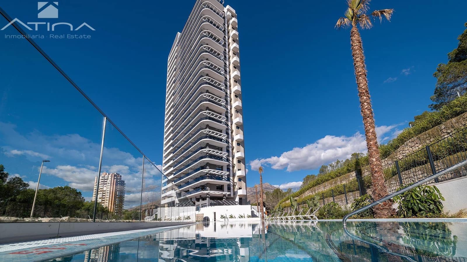 3 bedroom Apartment for sale in Benidorm with pool - € 641,000 (Ref: 9862045)