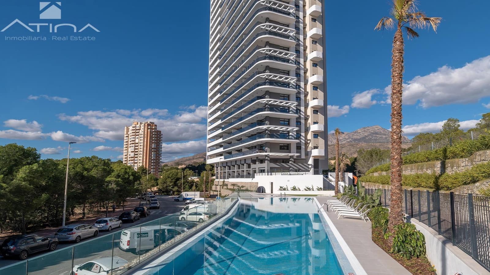3 bedroom Apartment for sale in Benidorm with pool - € 641,000 (Ref: 9862045)