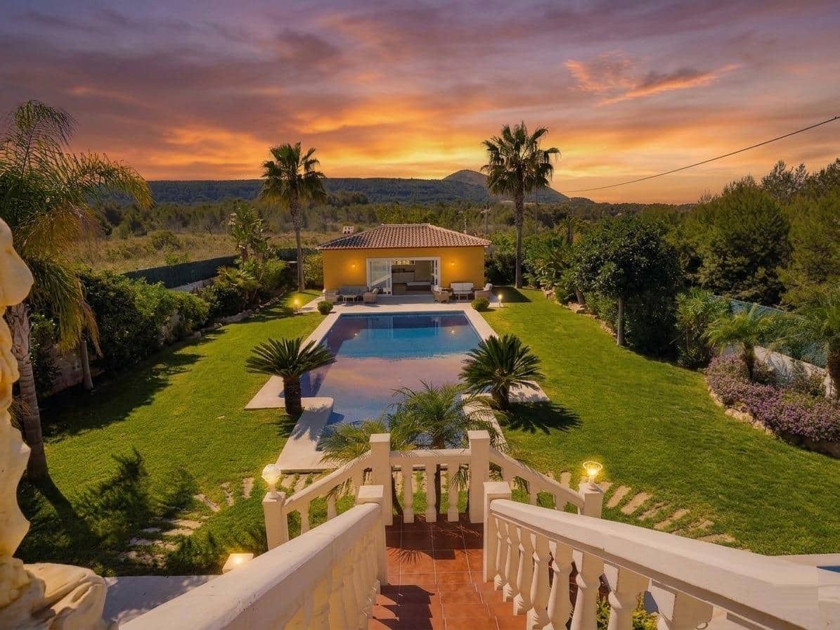 3 bedroom Villa for sale in Javea / Xabia with pool garage - € 797,000 (Ref: 9867147)