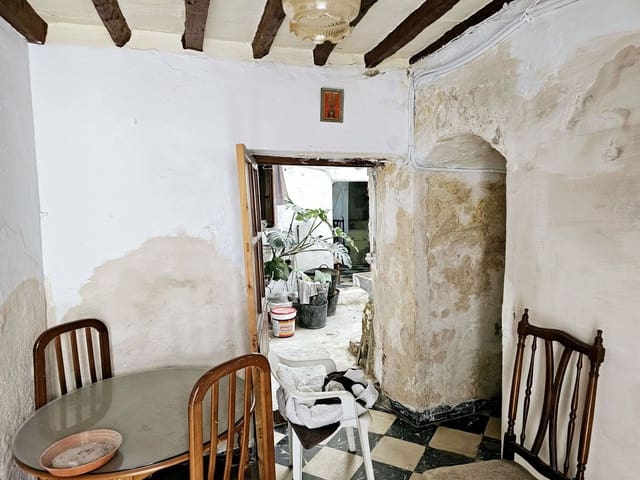 Hus til salgs i Coín - € 105 000 (Ref: 8453938)