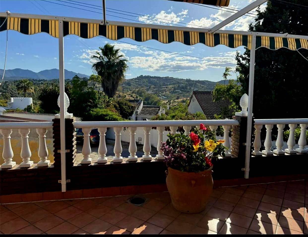 4 slaapkamer Halfvrijstaande villa te koop in Alhaurin el Grande - € 485.000 (Ref: 8548500)