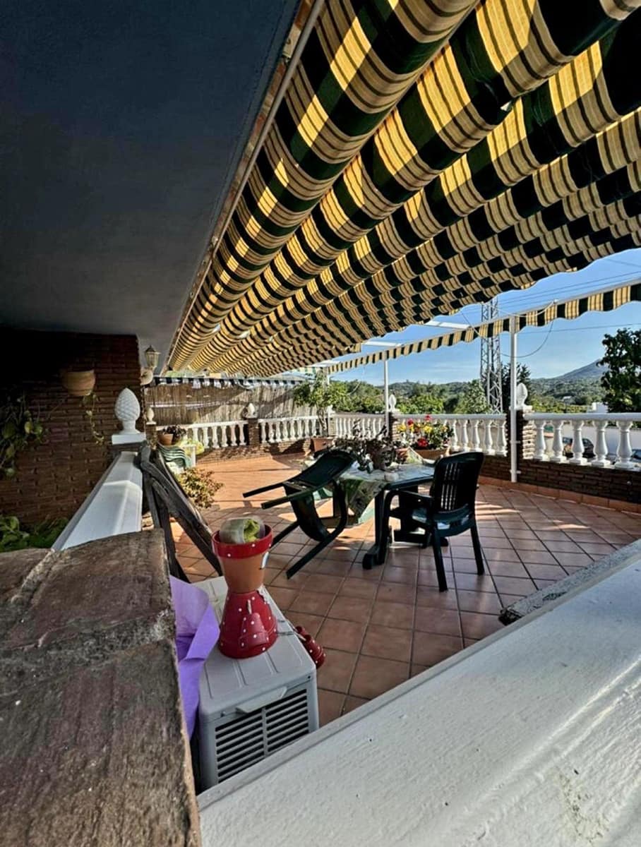 4 slaapkamer Halfvrijstaande villa te koop in Alhaurin el Grande - € 485.000 (Ref: 8548500)