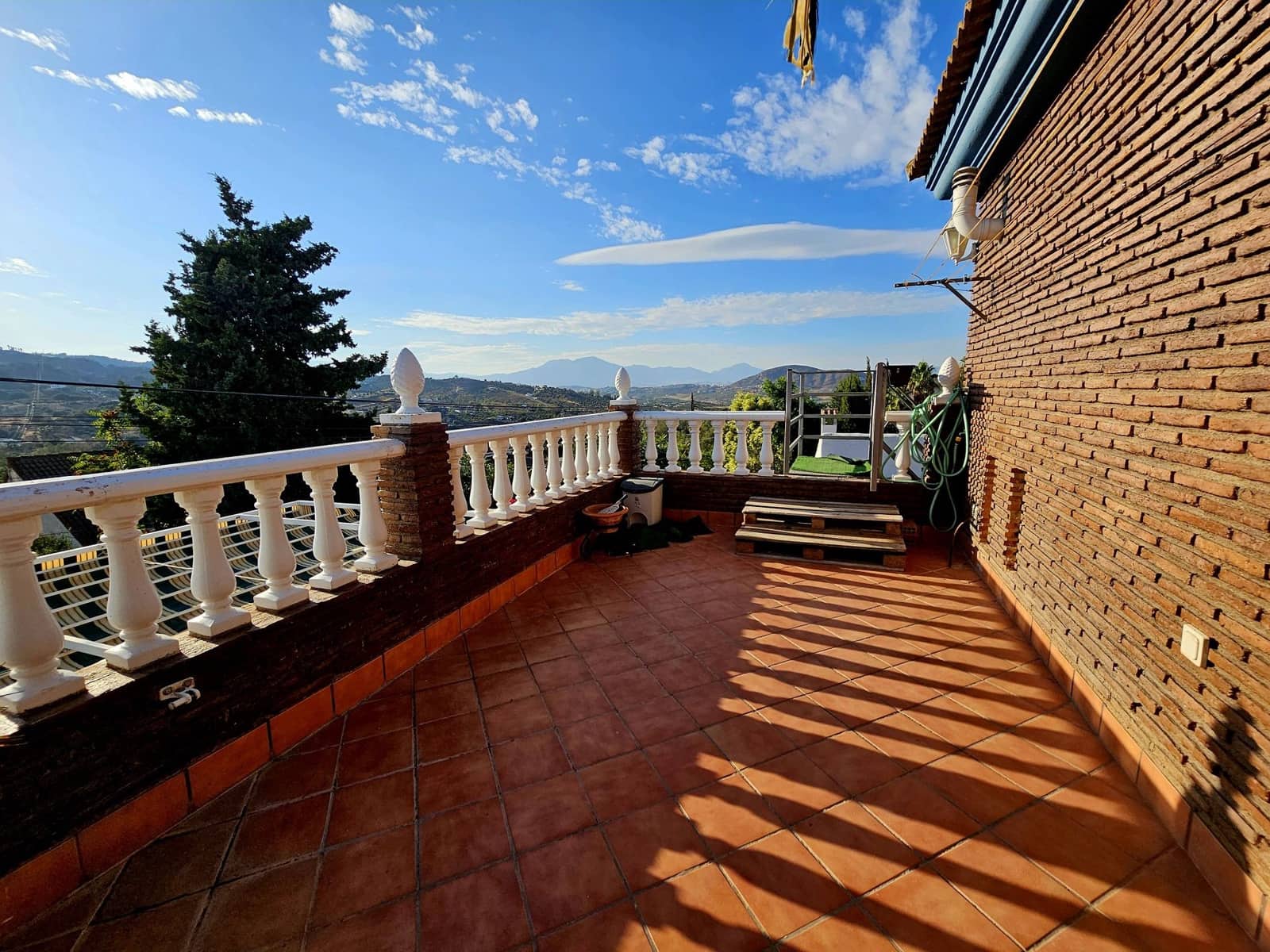 4 slaapkamer Halfvrijstaande villa te koop in Alhaurin el Grande - € 485.000 (Ref: 8548500)