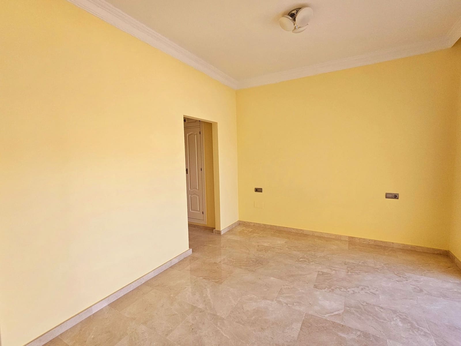 4 Zimmer Villa zu verkaufen in Marbella - 1.600.000 € (Ref: 8607374)