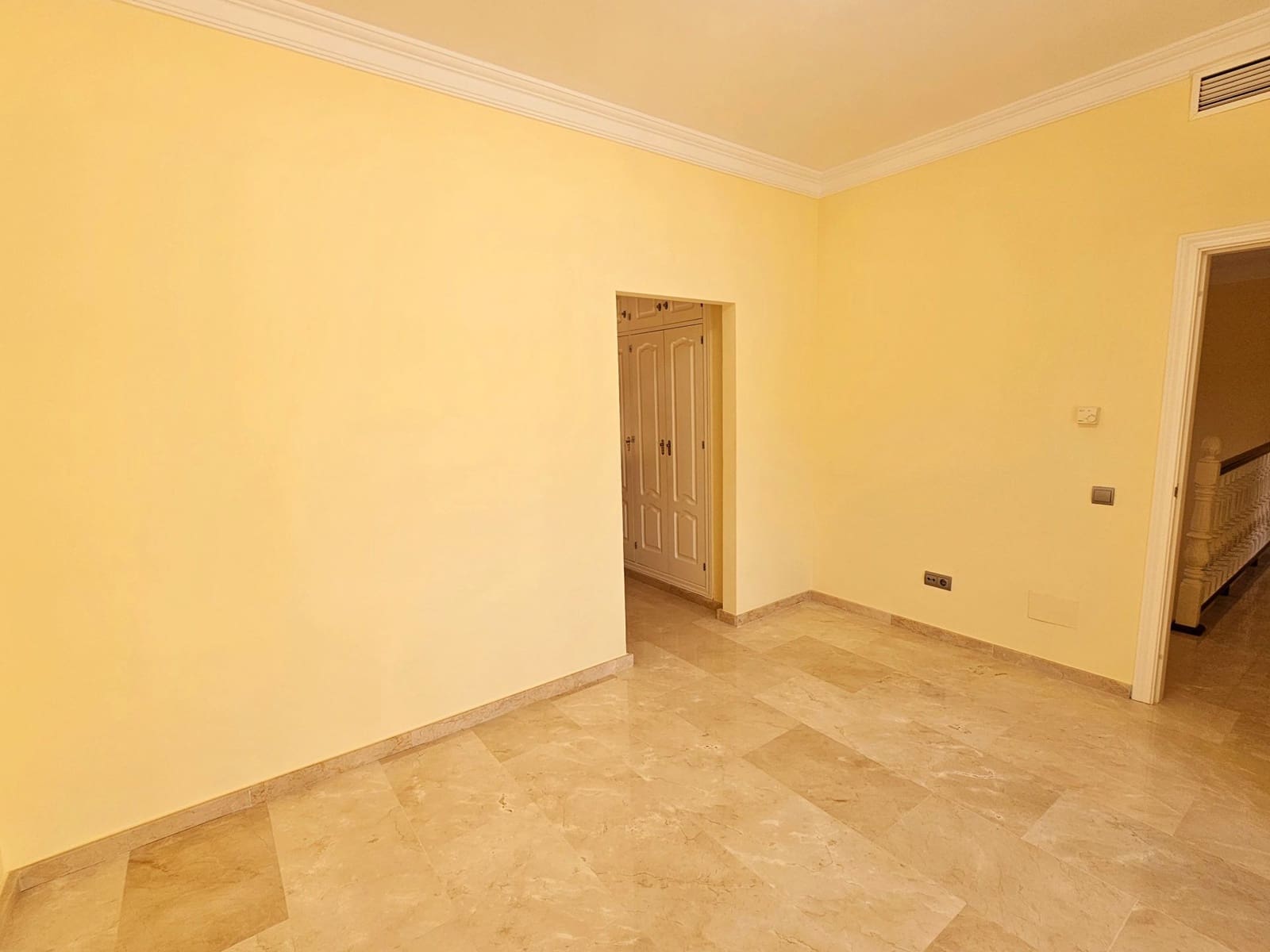 4 Zimmer Villa zu verkaufen in Marbella - 1.600.000 € (Ref: 8607374)