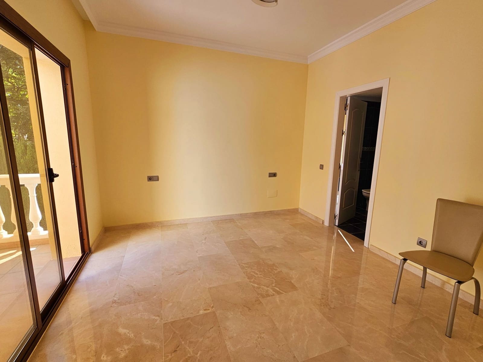 4 Zimmer Villa zu verkaufen in Marbella - 1.600.000 € (Ref: 8607374)