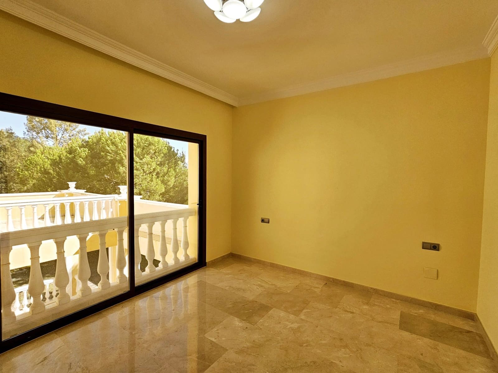 4 Zimmer Villa zu verkaufen in Marbella - 1.600.000 € (Ref: 8607374)