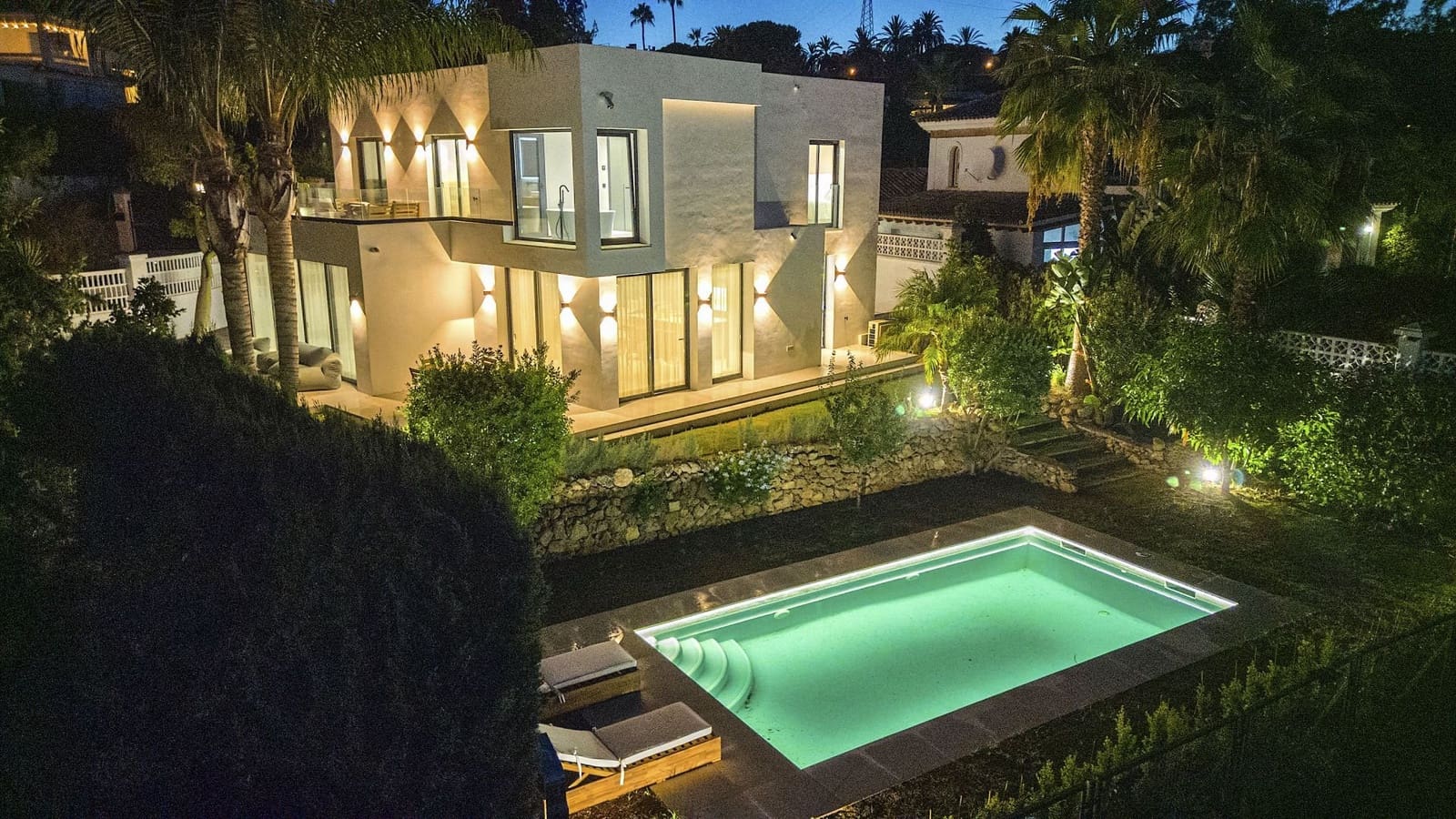 5 soverom Villa til salgs i Nueva Andalucia - € 3 150 000 (Ref: 8942558)