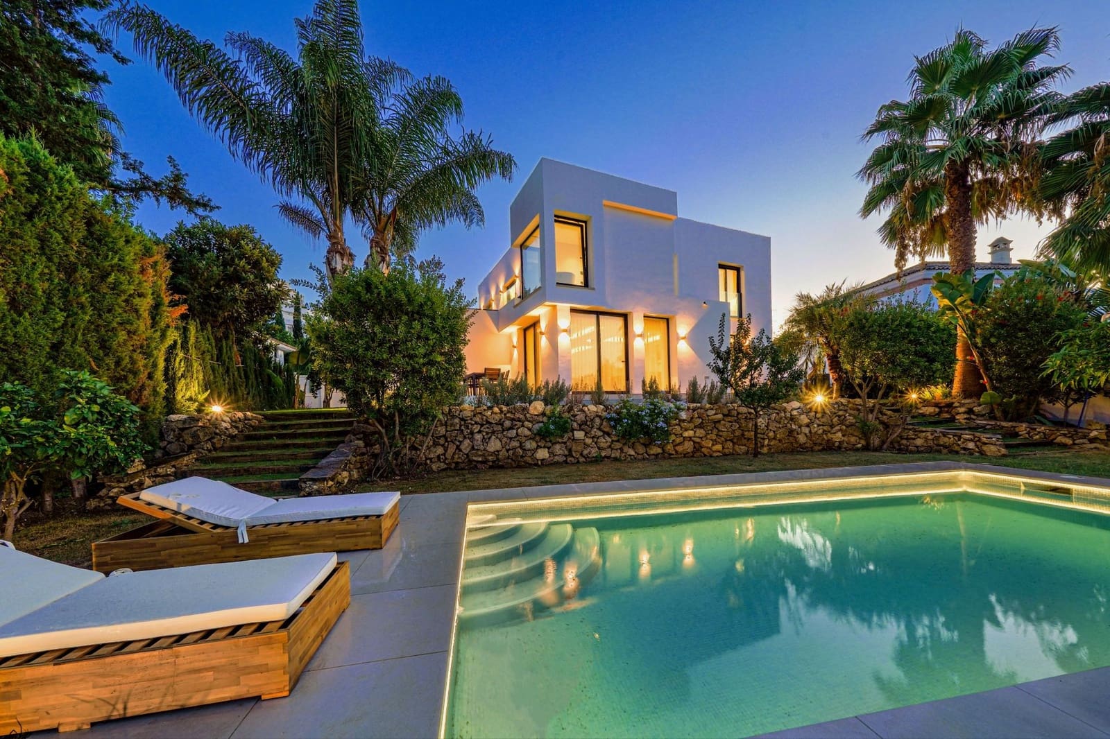 5 soverom Villa til salgs i Nueva Andalucia - € 3 150 000 (Ref: 8942558)