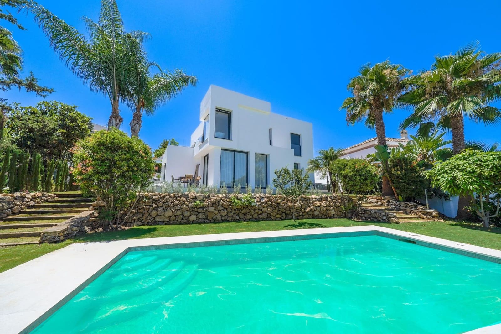 5 soverom Villa til salgs i Nueva Andalucia - € 3 150 000 (Ref: 8942558)