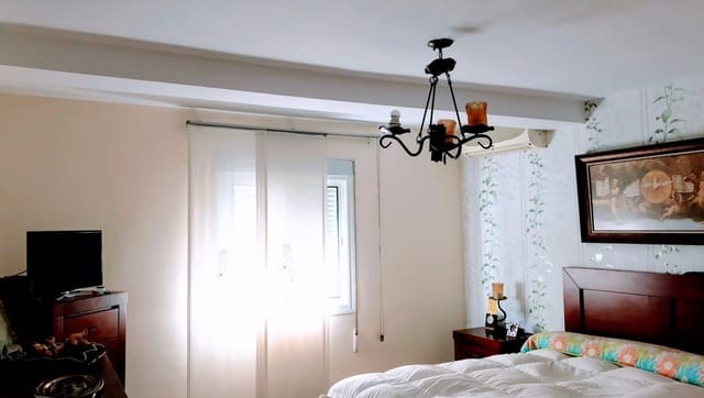 4 slaapkamer Appartement te koop in Coín - € 190.000 (Ref: 9366852)