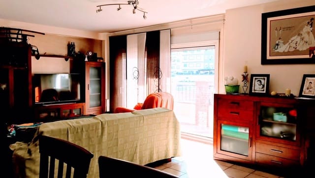 4 slaapkamer Appartement te koop in Coín - € 190.000 (Ref: 9366852)