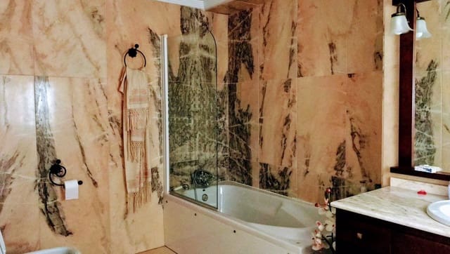 4 slaapkamer Appartement te koop in Coín - € 190.000 (Ref: 9366852)