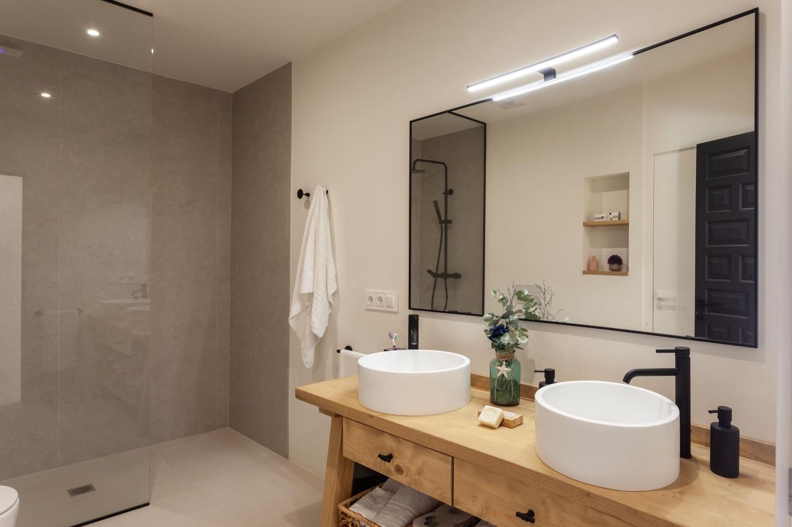 Villa/Maison de 4 chambres à louer à Pedreguer avec piscine garage - 2 800 € (Ref: 10003817)