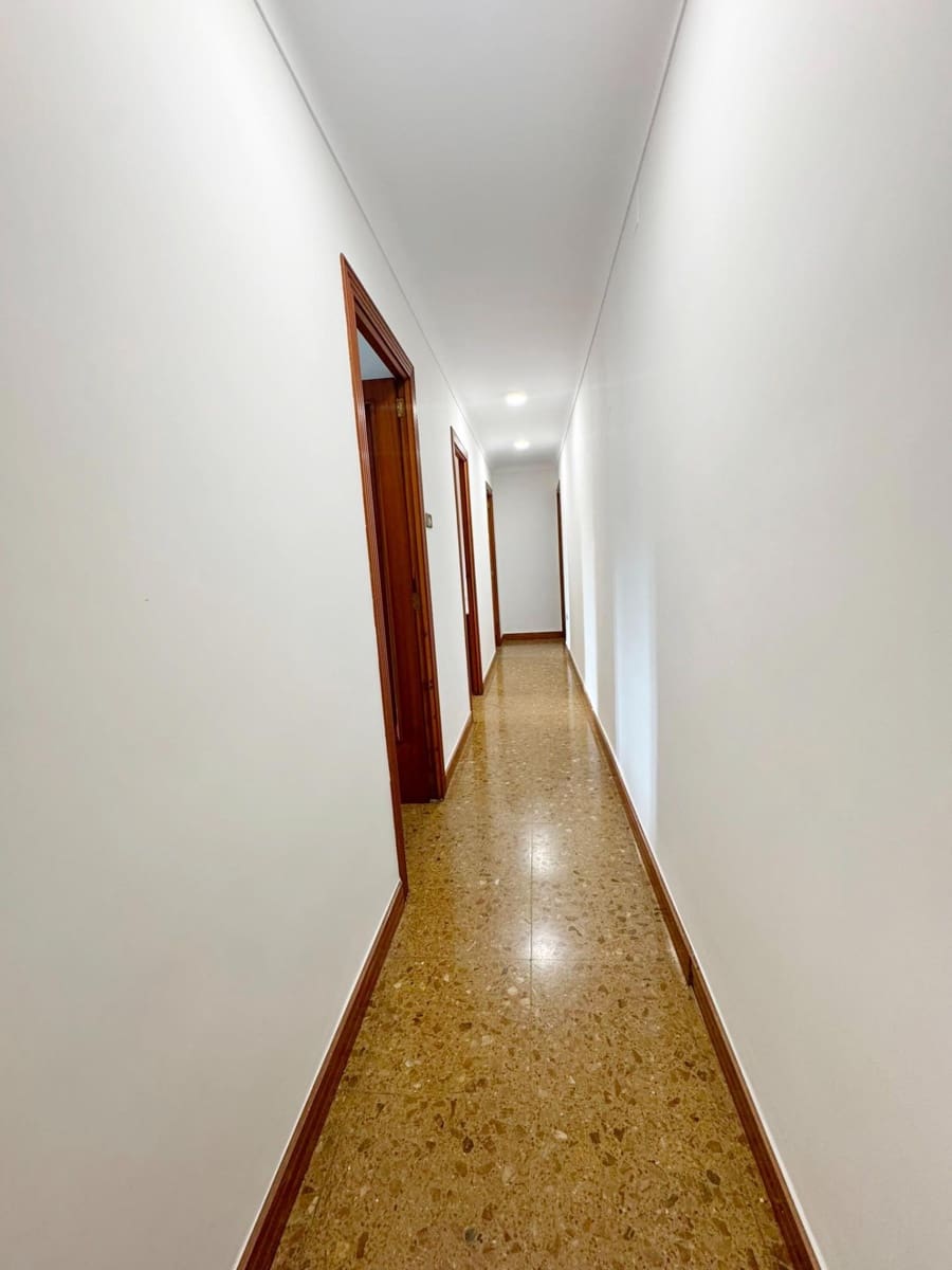 4 sovrum Lägenhet att hyra i Denia - 2 000 € (Ref: 10011570)