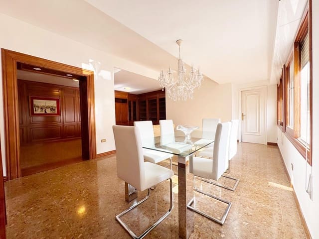 4 sovrum Lägenhet att hyra i Centro Urbano, Dénia - 2 000 € (Ref: 10011570)