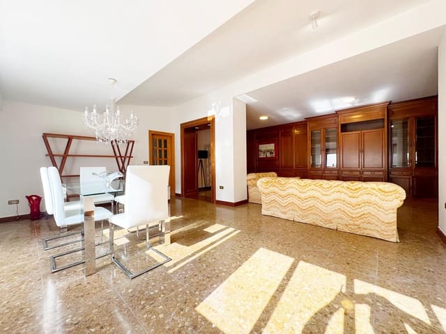 4 slaapkamer Flat te koop in Centro Urbano, Dénia - € 395.000 (Ref: 10011571)