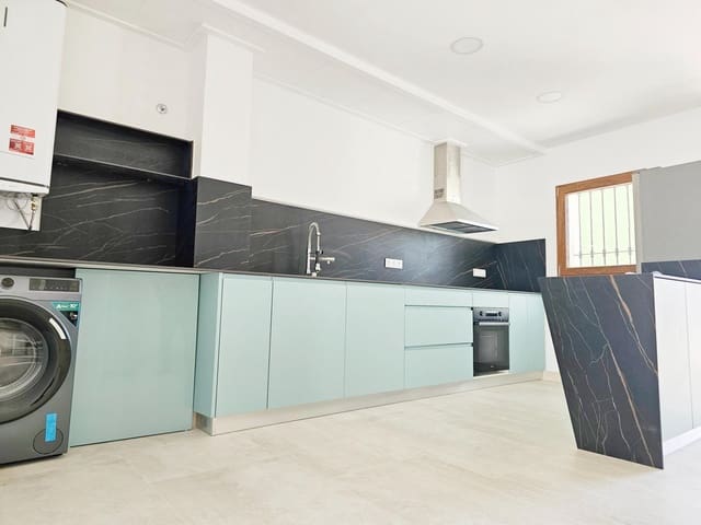 2 makuuhuone Omakotitalo vuokrattavana paikassa Centro Urbano, Dénia - 1 200 € (Ref: 10030686)